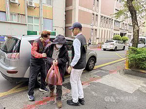 男子凌晨持刀欲闖總統府遭逮　移送北檢複訊