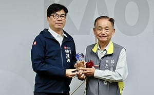 肯定深耕基層30載   高市府表揚20位三等內政專業獎章里長  