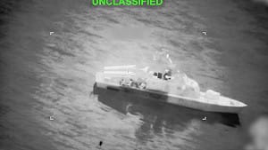 (影)川普要求伊朗立即撤除荷姆茲海峽水雷！美軍稱摧毀16艘布雷船