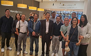 外交部主導杜拜國人陸路撤離行動  阿曼代表處接應滯留國人眷屬順利回台