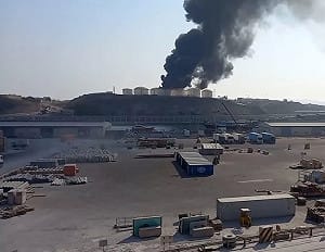 (影) 阿曼剛示好就挨轟 !爆炸影片突聽喊「哇操」網：伊「系統性」斷石油輸出