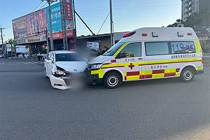 救護車苗栗趕支援遭撞！女駕駛辯稱：沒聽到鳴笛聲
