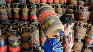 中東戰火燒到廚房？印度掀起「電磁爐搶購潮 」 亞馬遜銷量狂飆30倍