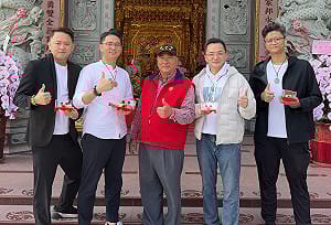 連擲15聖筊請回金龜王   數字易經教練：努力與天命並行