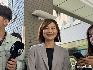 卓榮泰自費包機赴日遭藍白猛攻   總統府：何錯之有？ 