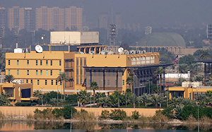 伊朗飛彈擊中巴格達美國大使館　現場濃煙竄升