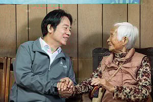 (影)「阿德我很熟」阿嬤一句話成任務　賴清德暖訪雲林農家