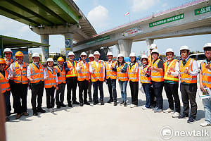 打造「南科快速生活圈」  林俊憲率交委會考察拚北外環交流道提前通車