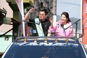 卓冠廷初選車掃鶯歌啟航！立法委員林楚茵跨區相挺大讚「最強戰將」