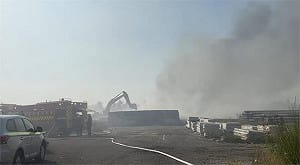 屏東「2公頃太陽能板」爆火警！出動5怪手覆土滅火