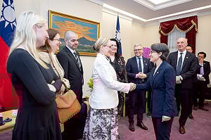 蕭美琴接見芬蘭國會友台小組跨黨派訪團　盼深化科技與AI合作、共同守護民主