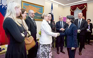 蕭美琴接見芬蘭國會友台小組跨黨派訪團　盼深化科技與AI合作、共同守護民主