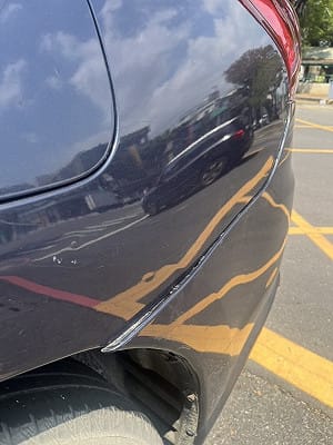 高雄男無照酒駕昏睡路中央 拒檢衝撞警車遭壓制送辦