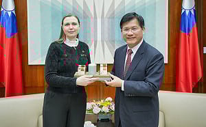 林佳龍頒贈「睦誼外交獎章」  立陶宛前防長盼讓民主陣營更強大 