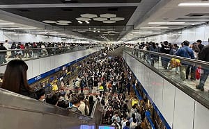 TWICE大巨蛋連唱三日粉絲暴動！北捷塞爆一天人流量破260萬