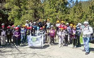 高雄三國小挑戰山野   畢業生聯手勇闖兩千公尺高山