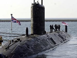 英國核潛艦悄悄部署阿拉伯海  配備「戰斧」威懾中東