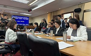 直擊》內政委員會民眾黨團大集結！向行政官員喊話：等等請照義務答詢  