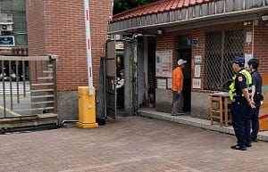 新北國中學姊霸凌學妹引眾怒！網友號召到校陳情 出動9警戒護