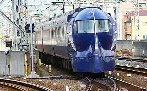 日本男跳軌被列車彈飛！無辜台女遊客遭撞 引台日網友熱議