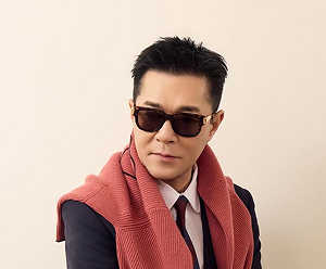 才因視網膜破洞開刀！古天樂露面竟遭雷射筆射眼睛