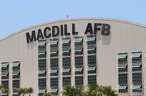 美軍中央司令部被放土製炸彈! 犯案華裔姊弟一人被捕 一人潛逃回中國