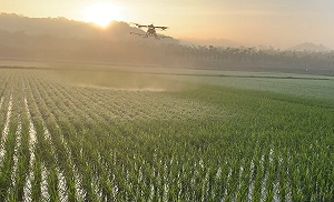 百般刁難無人機申請作業    台灣植保機協會怒控民航局承諾跳票