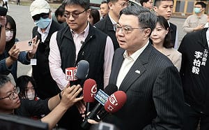 將軍審國防特別條例落淚 卓榮泰：有媒體用「鱷魚眼淚」我非常憤恨 