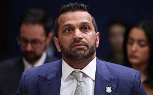 FBI局長信箱被駭！伊朗關聯黑客公開私密照　官方急回應：不涉機密