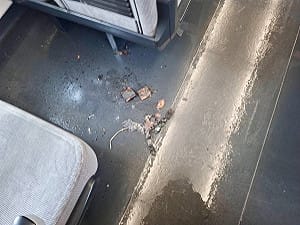 台鐵422次自強號車廂冒煙 行動電源自燃無人傷亡