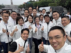 國民黨告發柯文哲涉貪  23藍委卻上凱道聲援  律師諷：縱火犯喜歡回去看現場