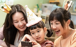 女同伴侶強行變姊妹？《陽光女子合唱團》中國上映劇情遭魔改