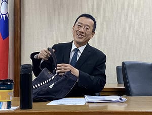 卓榮泰才擱置718億元  顧立雄又想「先行動支條款」付25億軍購 