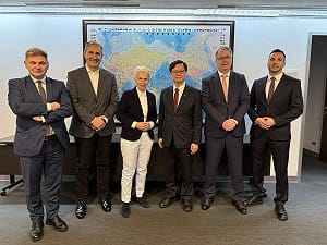 歐洲議會11人訪團來台！參訪海軍基地、關注印太情勢與海纜安全 