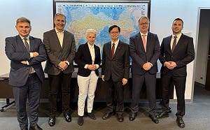 歐洲議會11人訪團來台！參訪海軍基地、關注印太情勢與海纜安全 