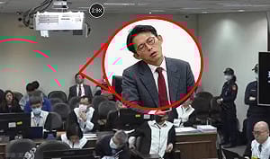 柯文哲法庭影像瘋傳  律師：被檢察官打臉、黃國昌打瞌睡醜態盡出  自取其辱