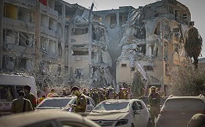 (影) 10分鐘5波飛彈襲擊！三周以來最大 伊朗猛轟以色列 真主黨同步開火