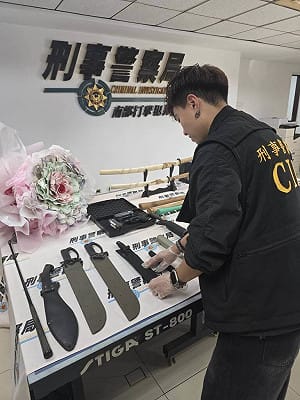 昔捲黑吃黑遭囚禁獲救　高雄男攜弟組詐團被捕