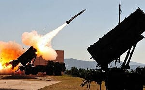 一延！再延？瑞士愛國者飛彈「遲不到貨」  防長：延長付款凍結、全面終止訂單成選項