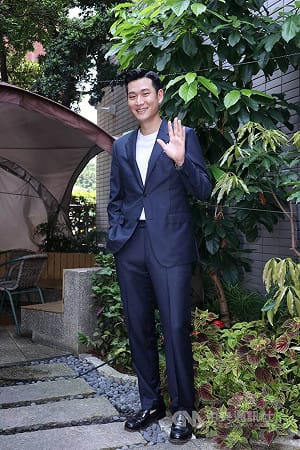 周興哲回應免服役原因　適用海外長居緩徵