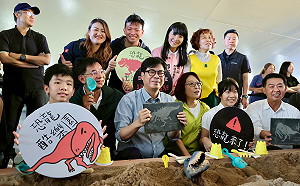 高雄「恐龍酷樂園」開幕爆棚　陳其邁：打造具教育意義兒童節體驗