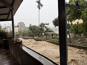 暴雨狂炸苗栗一夜！長春地下道封閉　