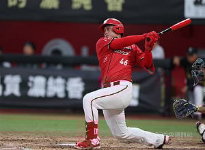 劉基鴻打破帳篷收到領隊通知　找徐若熙當「富親家」