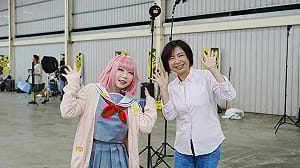 參觀動漫節 何欣純承諾若當選市長 優先會展中心交通難題