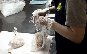 高雄食物中毒案通報140人就醫    春捲業者裁罰144萬元並移送法辦