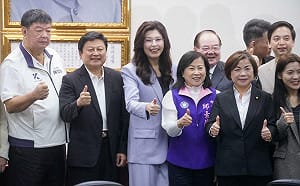 訪中帶上「九二共識」創始人  鄭麗文再喊話賴清德和解 