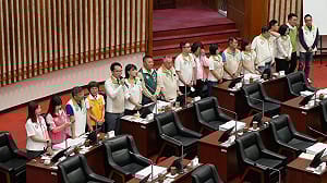 酸鄭麗文見「習」小妹進京述職   高市議會民進黨團批柯志恩「髮夾彎」力挺！ 