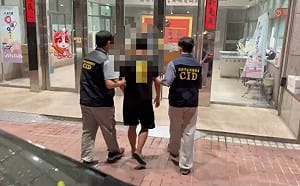 毀損選舉看板挑戰公權力？ 高市前鎮警火速追人查緝到案  