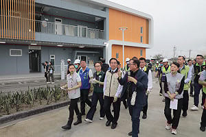 斥資逾4億閒置土地華麗轉身  黃偉哲視察全台首座「公園化」動保教育園區