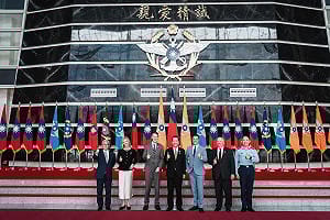 國防部長顧立雄接見美國國會議員訪團　深化台美安全合作